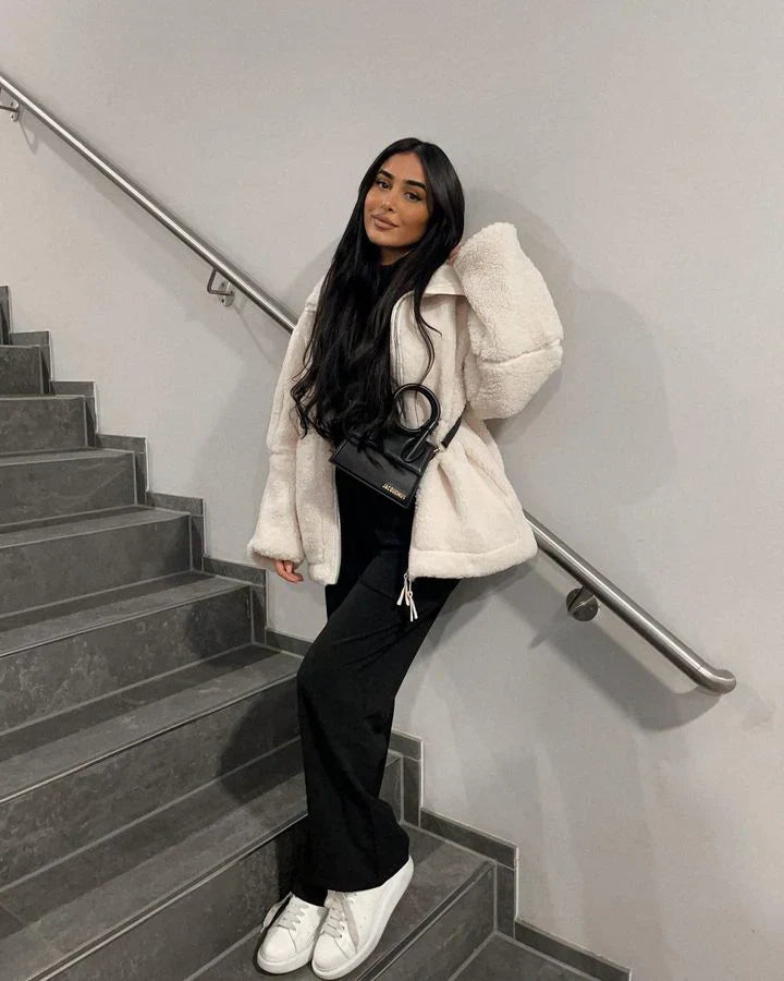 Amara™ – Soft Teddy Coat