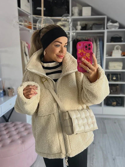 Amara™ – Soft Teddy Coat
